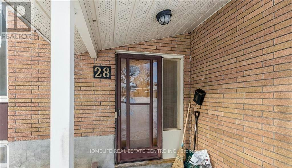 UPSTAIRS-28 Pratt Road, Barrie, ON, L4M 2L1 - 2
