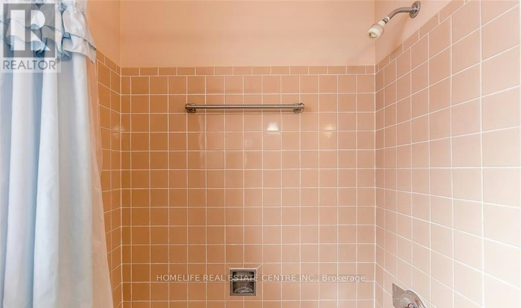 UPSTAIRS-28 Pratt Road, Barrie, ON, L4M 2L1 - 18