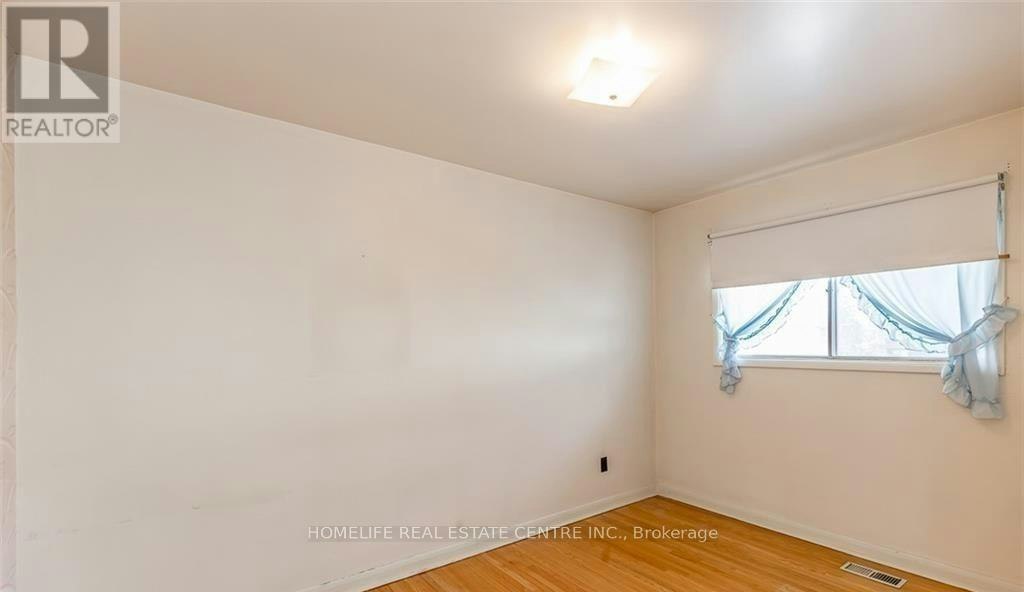 UPSTAIRS-28 Pratt Road, Barrie, ON, L4M 2L1 - 21
