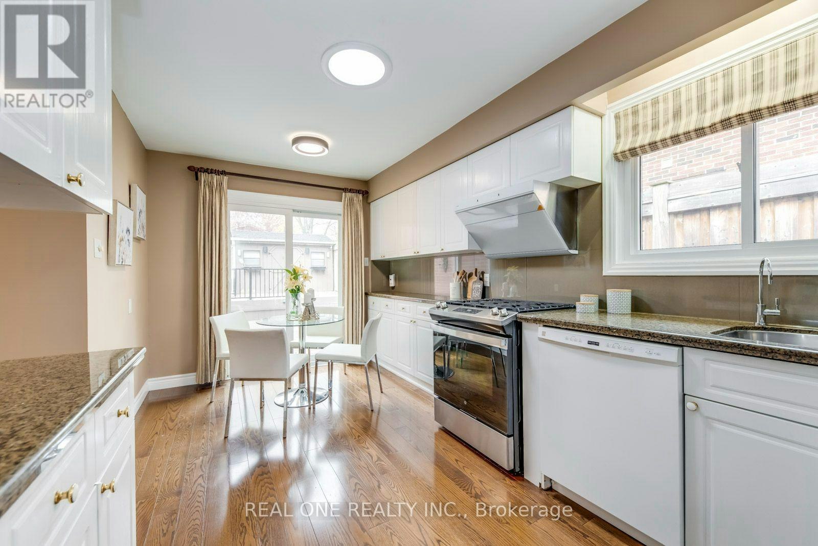 1246 Landfair Crescent, Oakville, ON, L6H 2N3 - 14