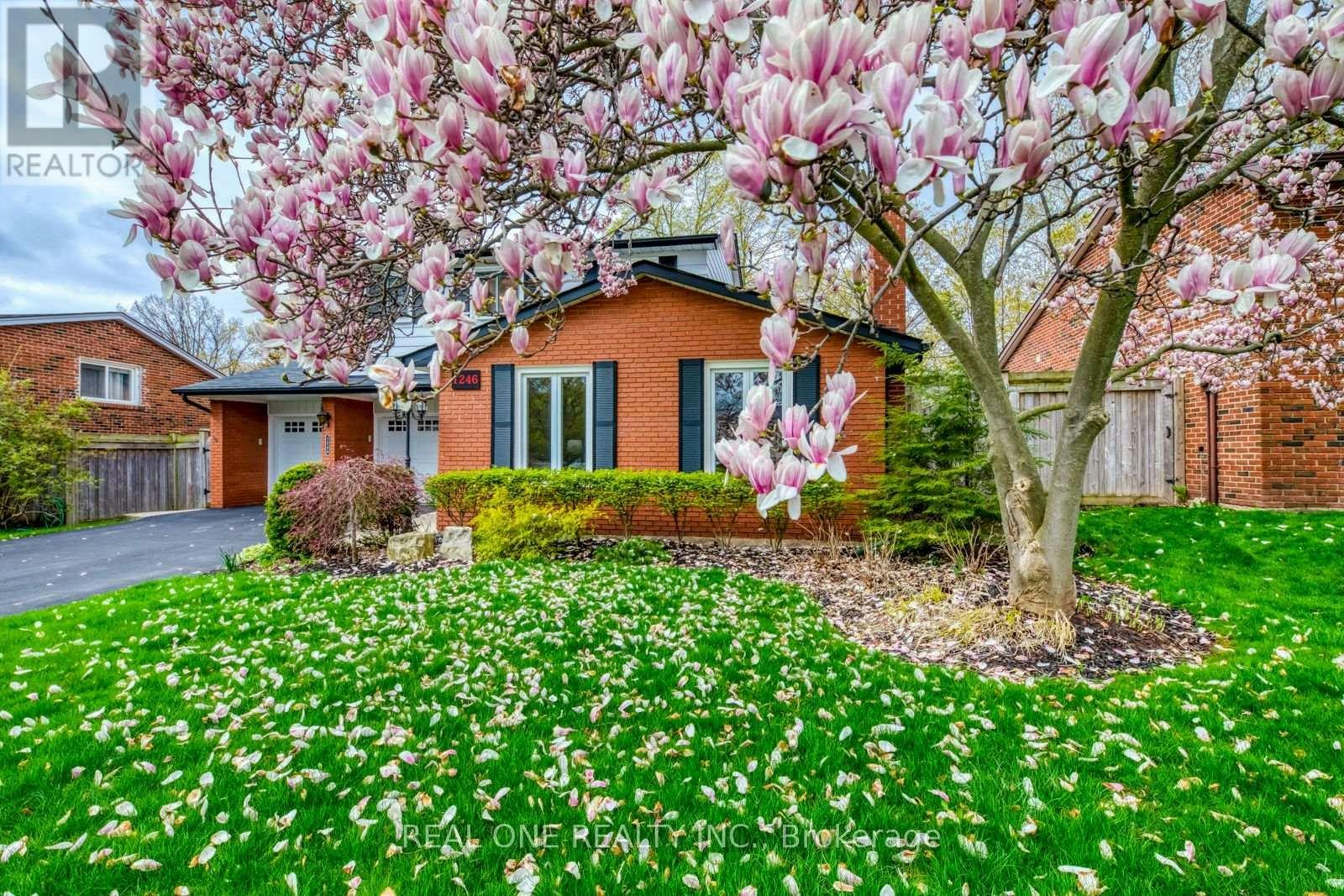 1246 Landfair Crescent, Oakville, ON, L6H 2N3 - 3
