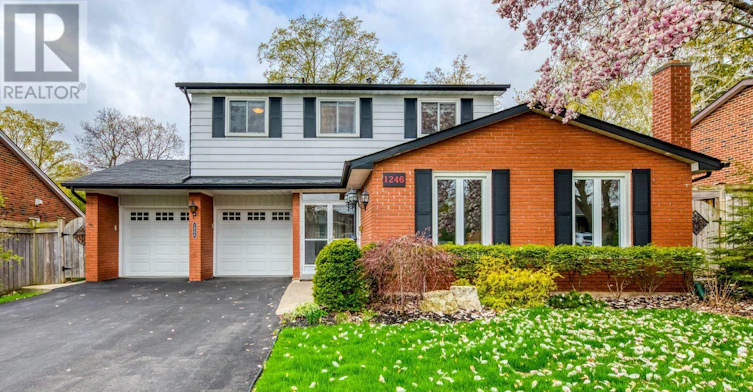 1246 Landfair Crescent, Oakville, ON, L6H 2N3 - 4