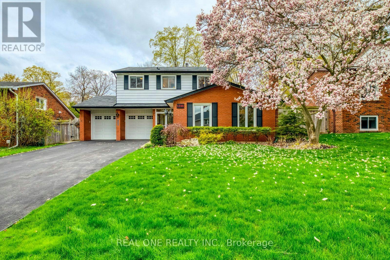 1246 Landfair Crescent, Oakville, ON, L6H 2N3 - 2