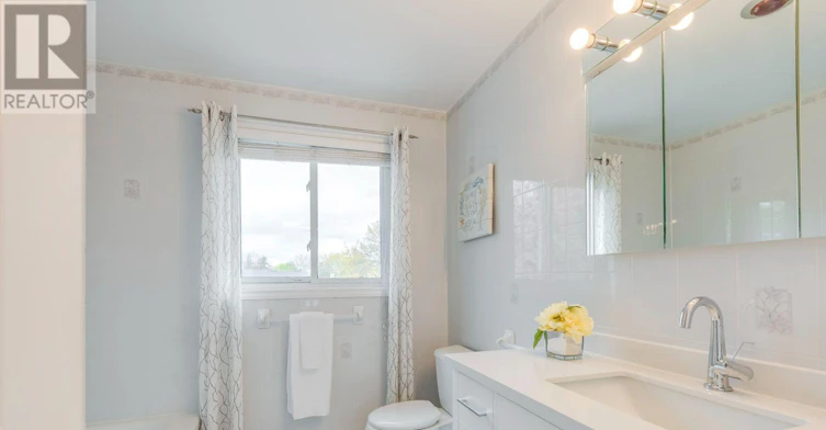 1246 Landfair Crescent, Oakville, ON, L6H 2N3 - 36