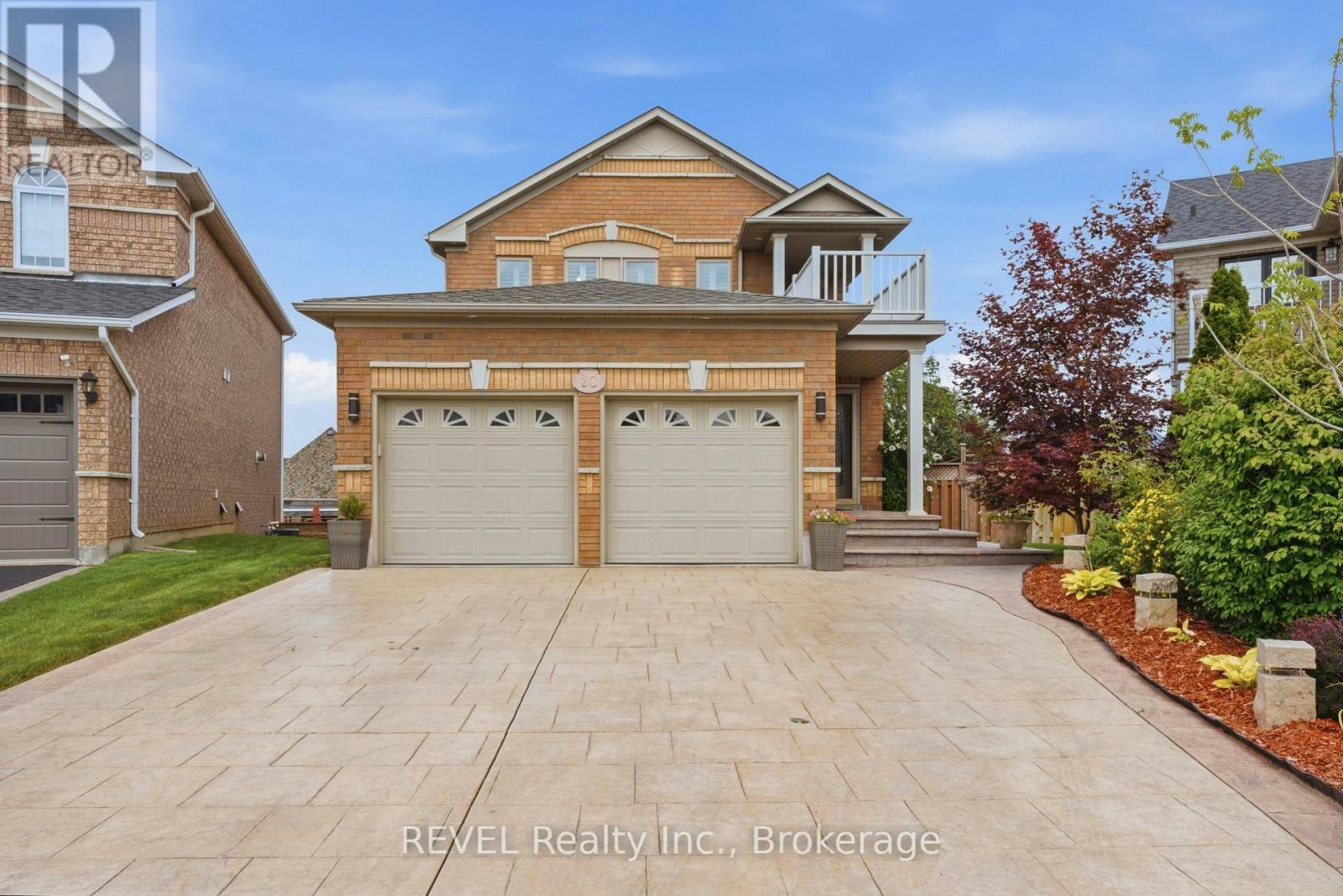 20 Hayloft Court