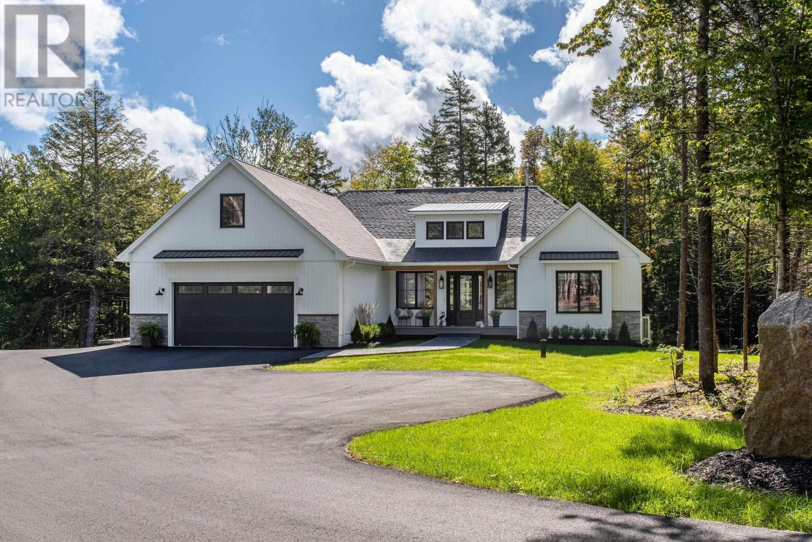 403 Heddas Way, Fall River, NS, B2T 0M4