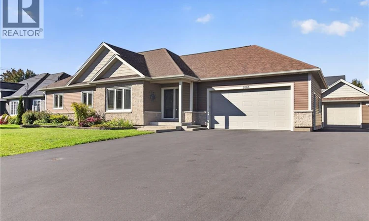 1003 Bourque