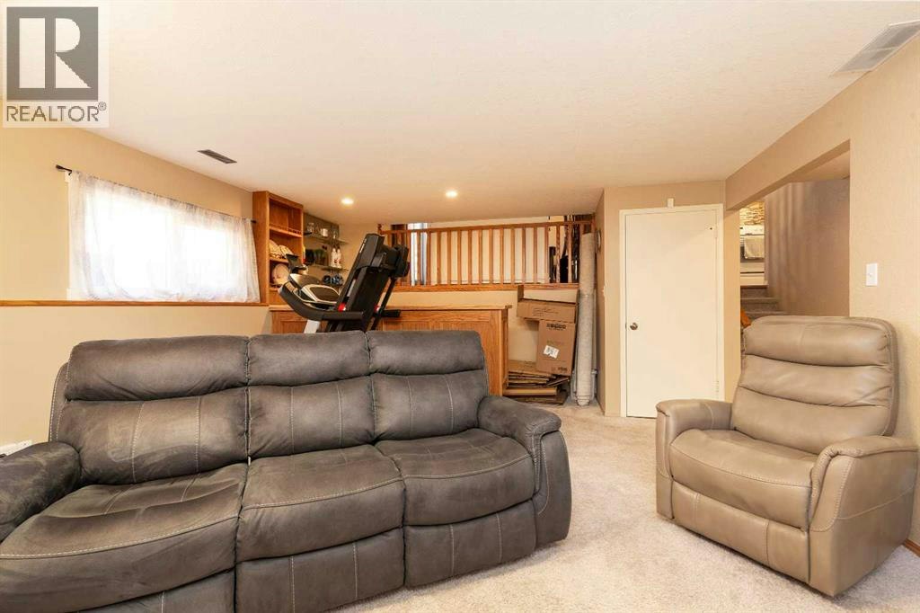 44 Lakhota Road W, Lethbridge, AB, T1K 6J1 - 22