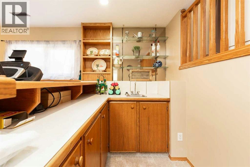 44 Lakhota Road W, Lethbridge, AB, T1K 6J1 - 24