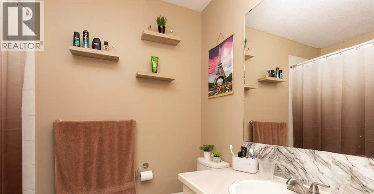 44 Lakhota Road W, Lethbridge, AB, T1K 6J1 - 12