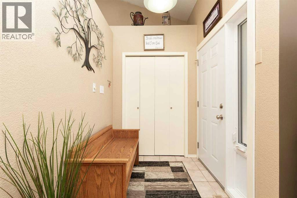 44 Lakhota Road W, Lethbridge, AB, T1K 6J1 - 4