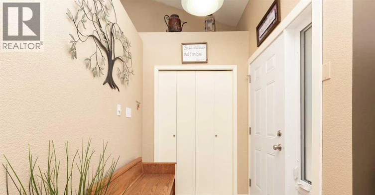 44 Lakhota Road W, Lethbridge, AB, T1K 6J1 - 4