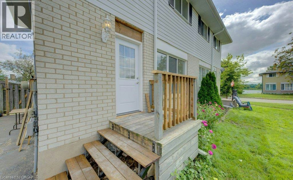18 Winter Court, Cambridge, ON, N1R 6C6 - 2