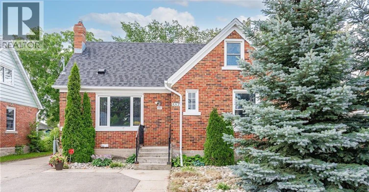 Upper-557 Stirling Avenue S, Kitchener, ON, N2M 3J5
