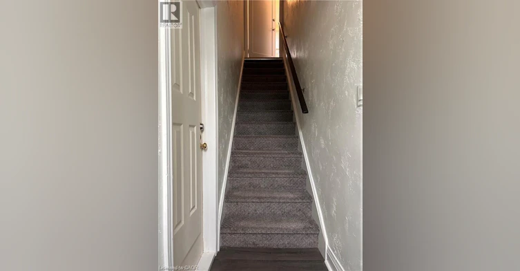 Upper-557 Stirling Avenue S, Kitchener, ON, N2M 3J5 - 3