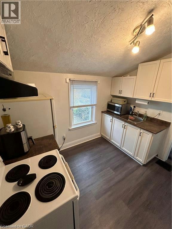 Upper-557 Stirling Avenue S, Kitchener, ON, N2M 3J5 - 5