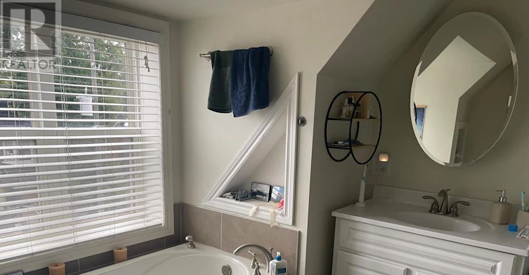 2ND FLR-716 Ossington Avenue, Toronto, ON, M5G 3T7 - 13