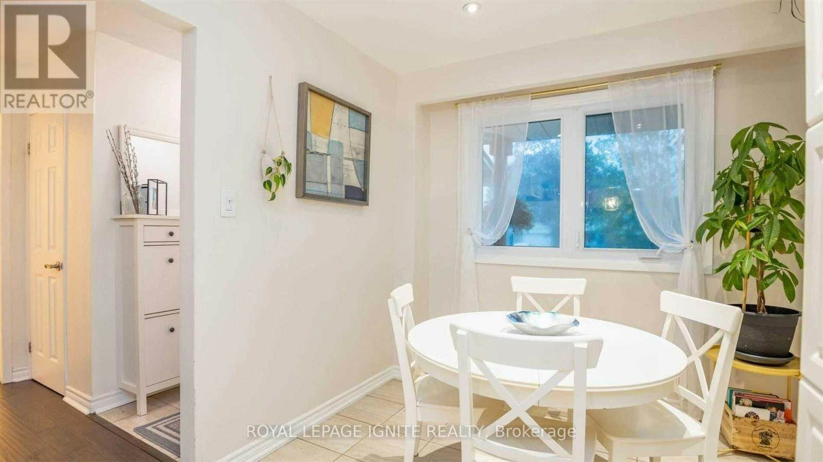 563 Berwick Crescent, Oshawa, ON, L1J 3E6 - 3