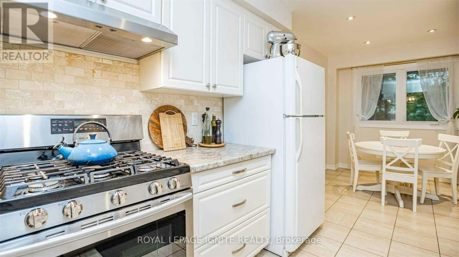 563 Berwick Crescent, Oshawa, ON, L1J 3E6 - 5