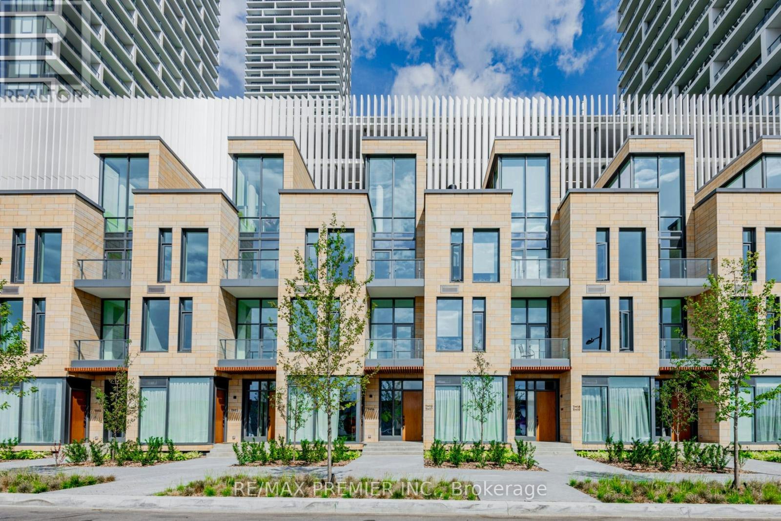 TH17-7 Buttermill Avenue, Vaughan, ON, L4K 0M5