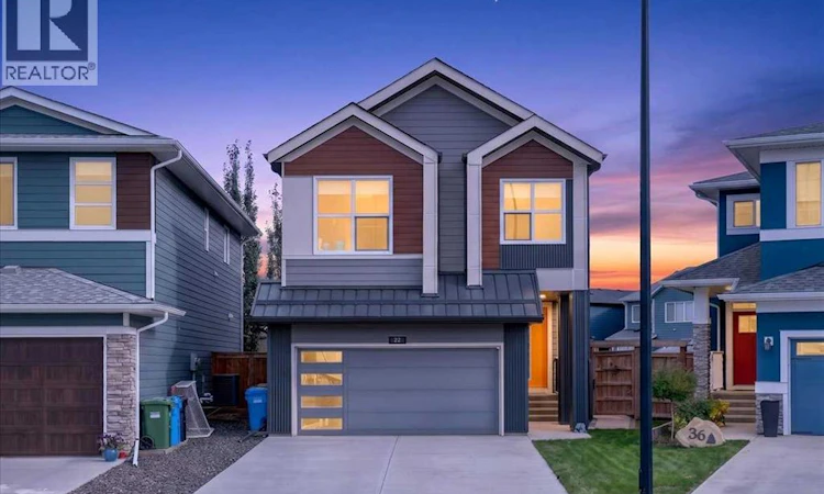 32 Cranbrook Bay SE