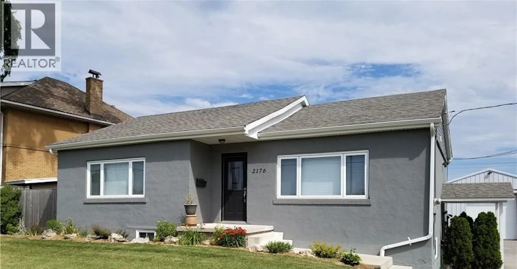2-2176 Queensway Drive, Burlington, ON, L7R 3T1