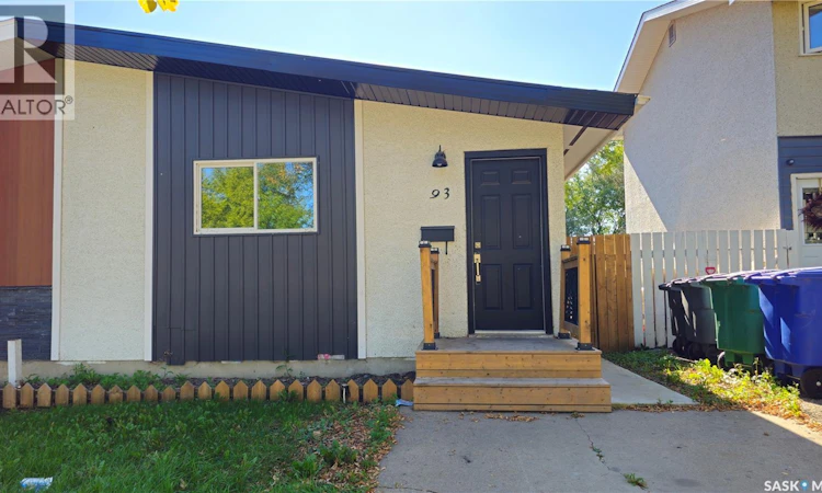 93 Davidson Crescent