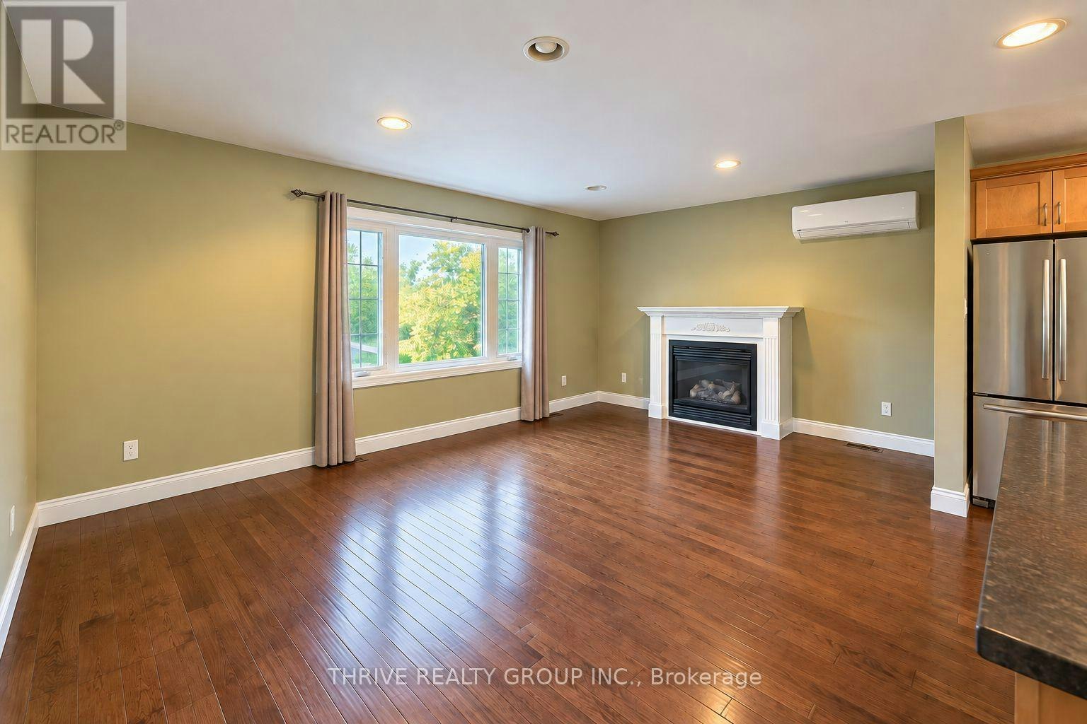 UPPER-562 Knights Hill Road, London, ON, N6J 3A2 - 6