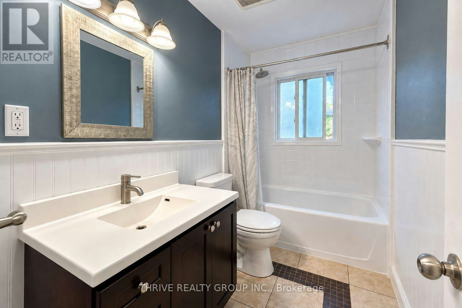 UPPER-562 Knights Hill Road, London, ON, N6J 3A2 - 11