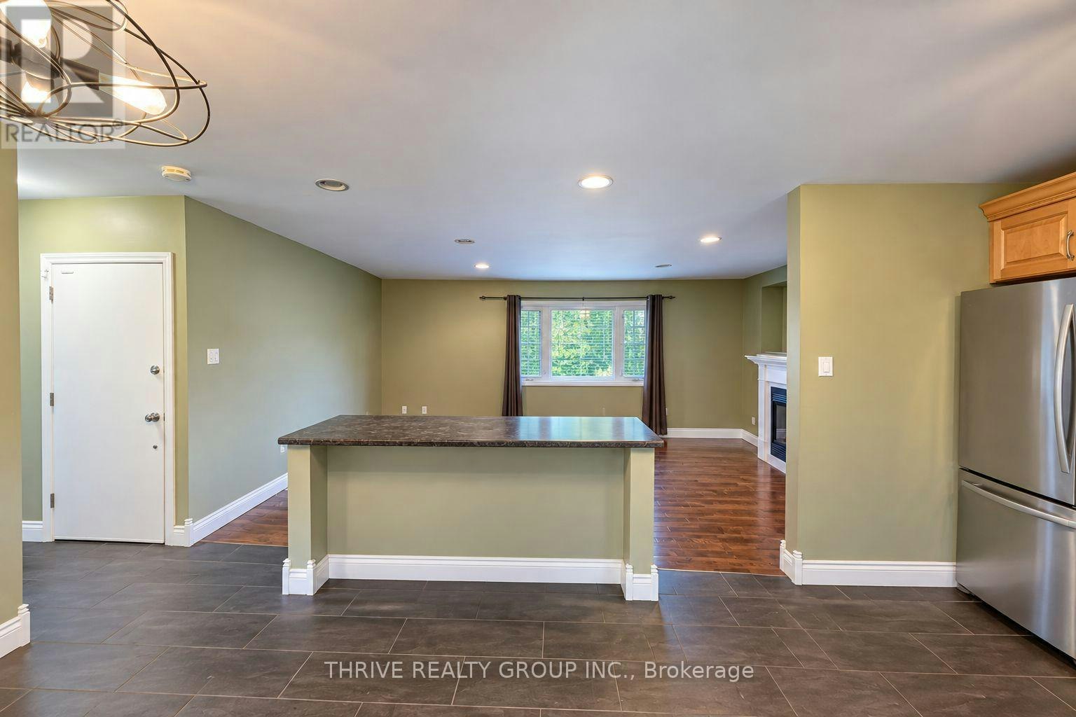 UPPER-562 Knights Hill Road, London, ON, N6J 3A2 - 10