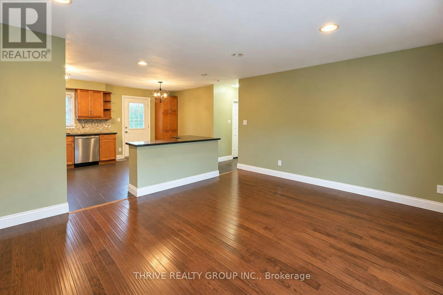 UPPER-562 Knights Hill Road, London, ON, N6J 3A2 - 5