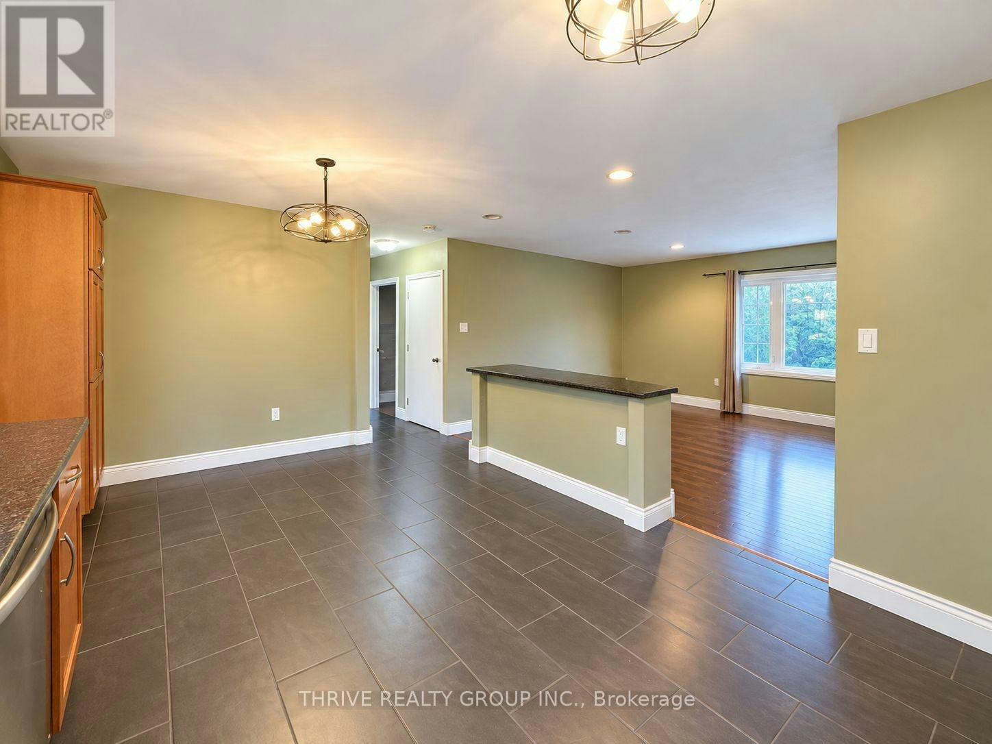 UPPER-562 Knights Hill Road, London, ON, N6J 3A2 - 9