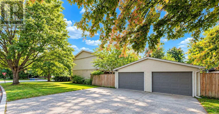 UPPER-562 Knights Hill Road, London, ON, N6J 3A2 - 2