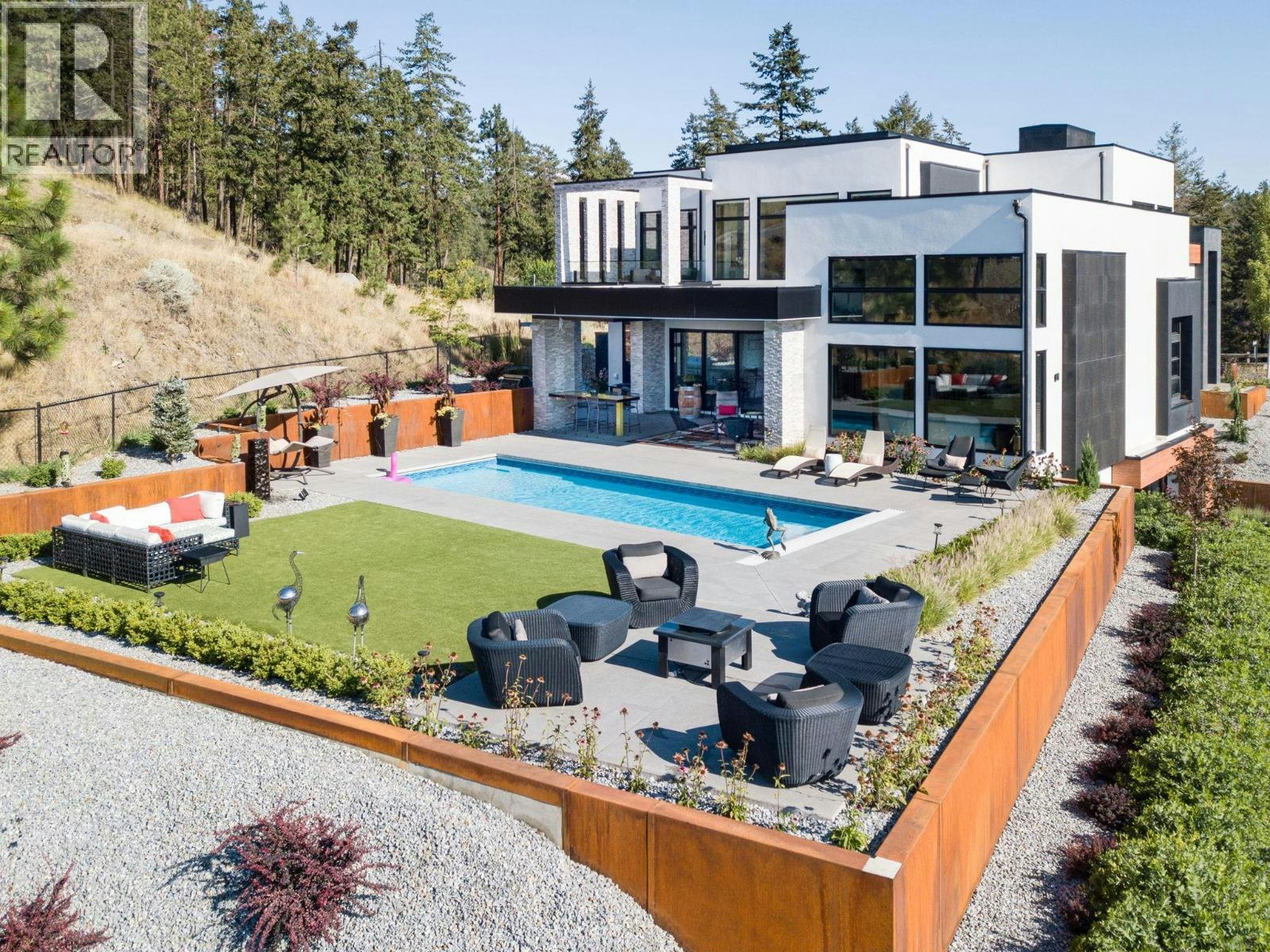 722 Highpointe Place, Kelowna, BC, V1V 2Y3