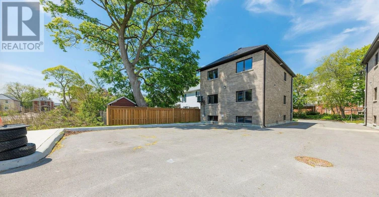1-75 Hogarth Street, Oshawa, ON, L1H 1Y5 - 11