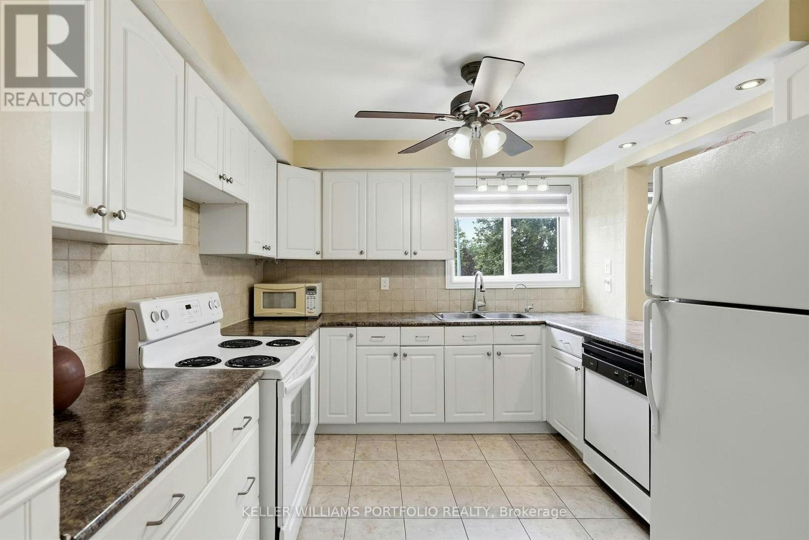 32 Henderson Drive, Aurora, ON, L4G 3L2 - 21