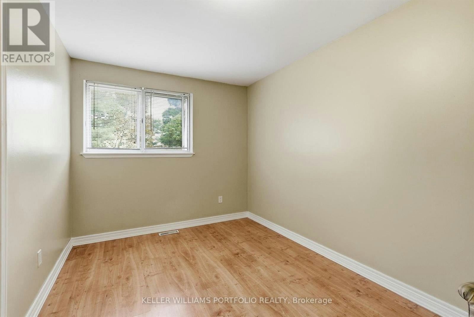 32 Henderson Drive, Aurora, ON, L4G 3L2 - 30
