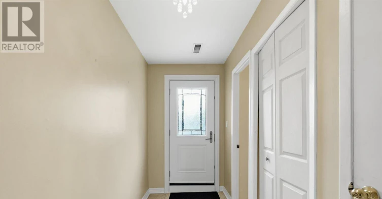 32 Henderson Drive, Aurora, ON, L4G 3L2 - 7