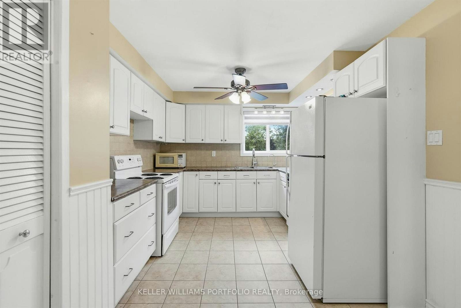 32 Henderson Drive, Aurora, ON, L4G 3L2 - 19