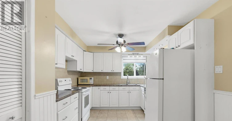 32 Henderson Drive, Aurora, ON, L4G 3L2 - 19
