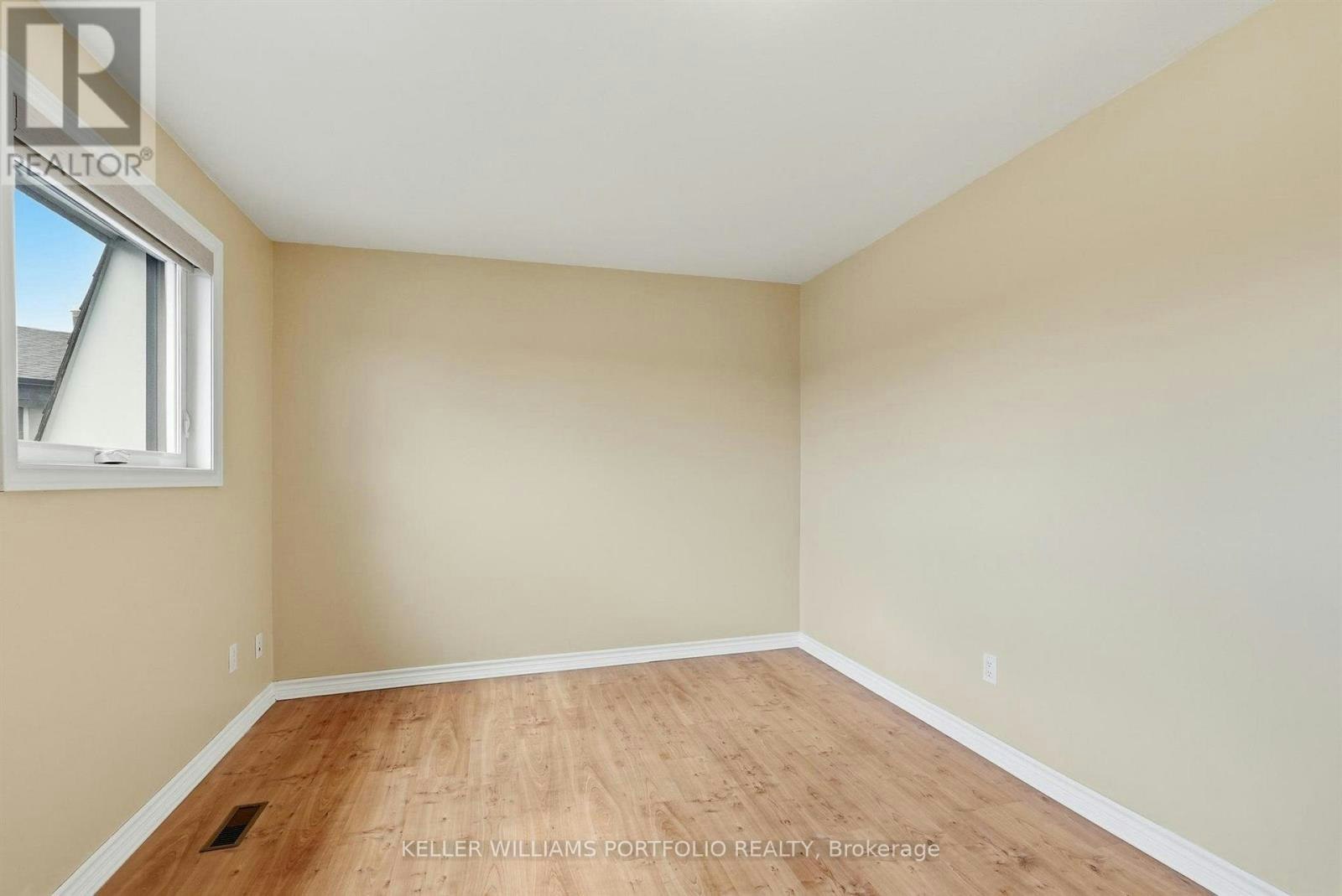 32 Henderson Drive, Aurora, ON, L4G 3L2 - 35
