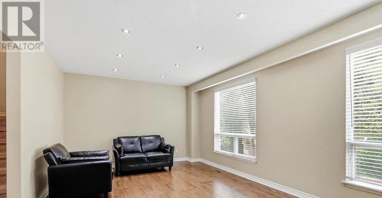 32 Henderson Drive, Aurora, ON, L4G 3L2 - 11