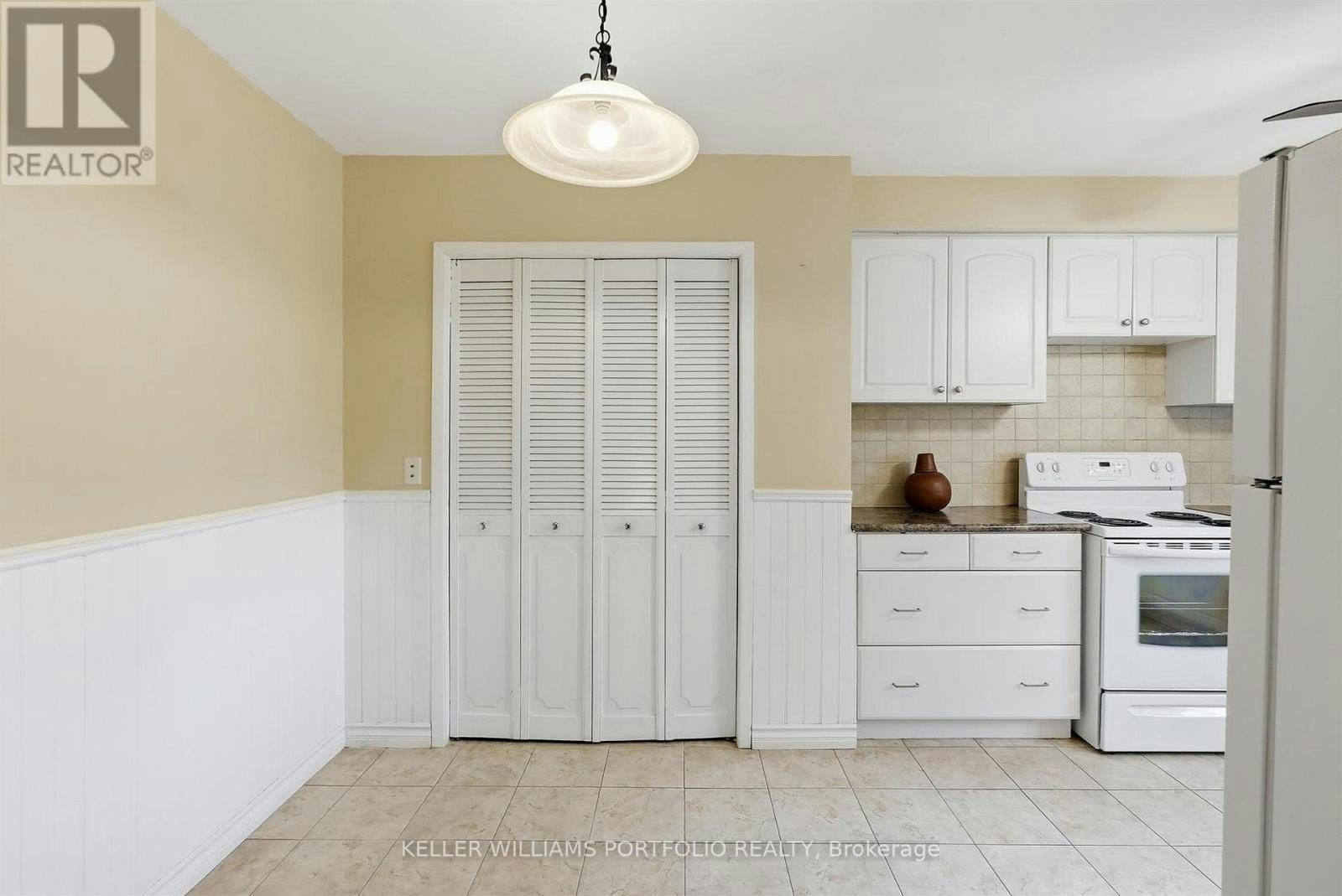 32 Henderson Drive, Aurora, ON, L4G 3L2 - 23