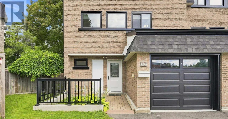 32 Henderson Drive, Aurora, ON, L4G 3L2 - 4