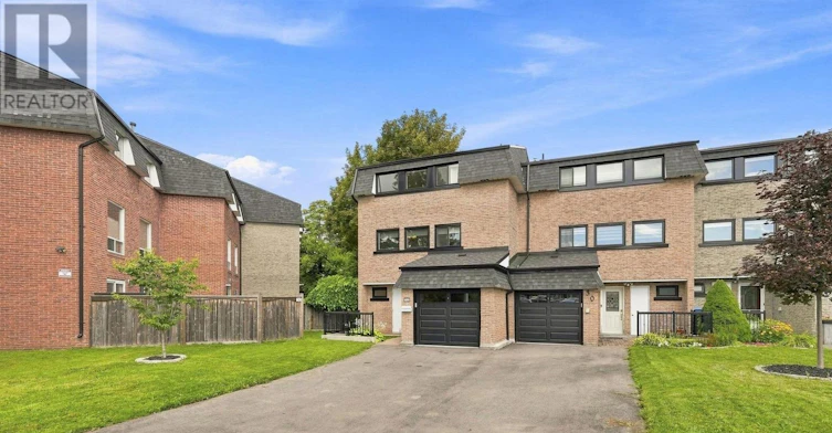 32 Henderson Drive, Aurora, ON, L4G 3L2 - 2