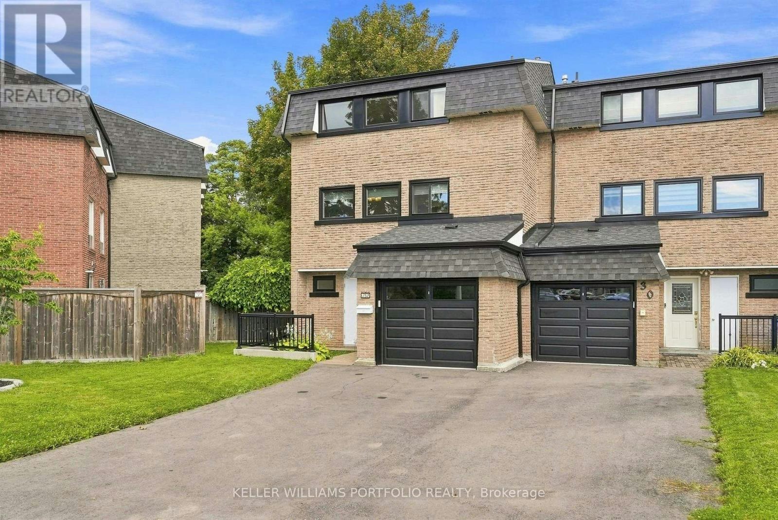32 Henderson Drive, Aurora, ON, L4G 3L2 - 3