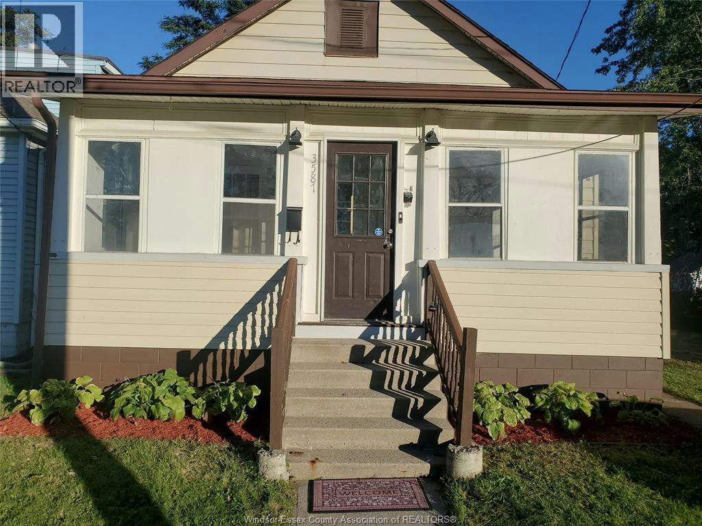 3587 Bloomfield, Windsor, ON, N9C 1E8