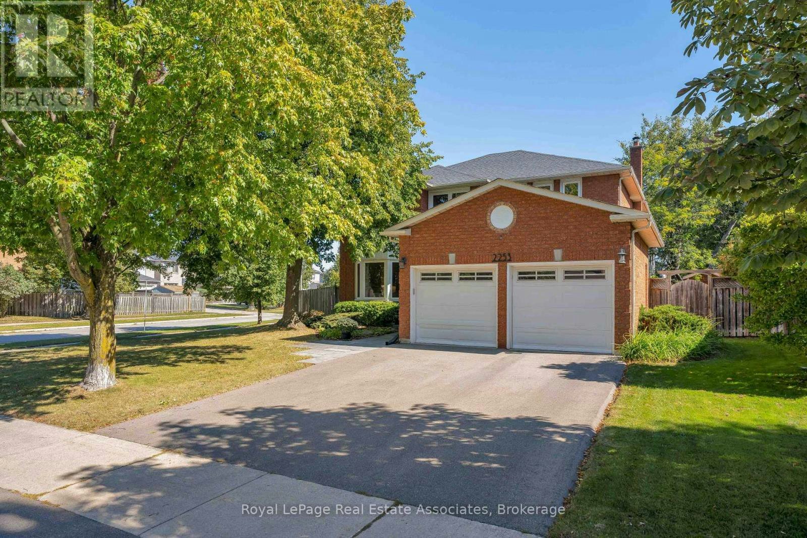 2253 Towne Boulevard, Oakville, ON, L6H 5J9