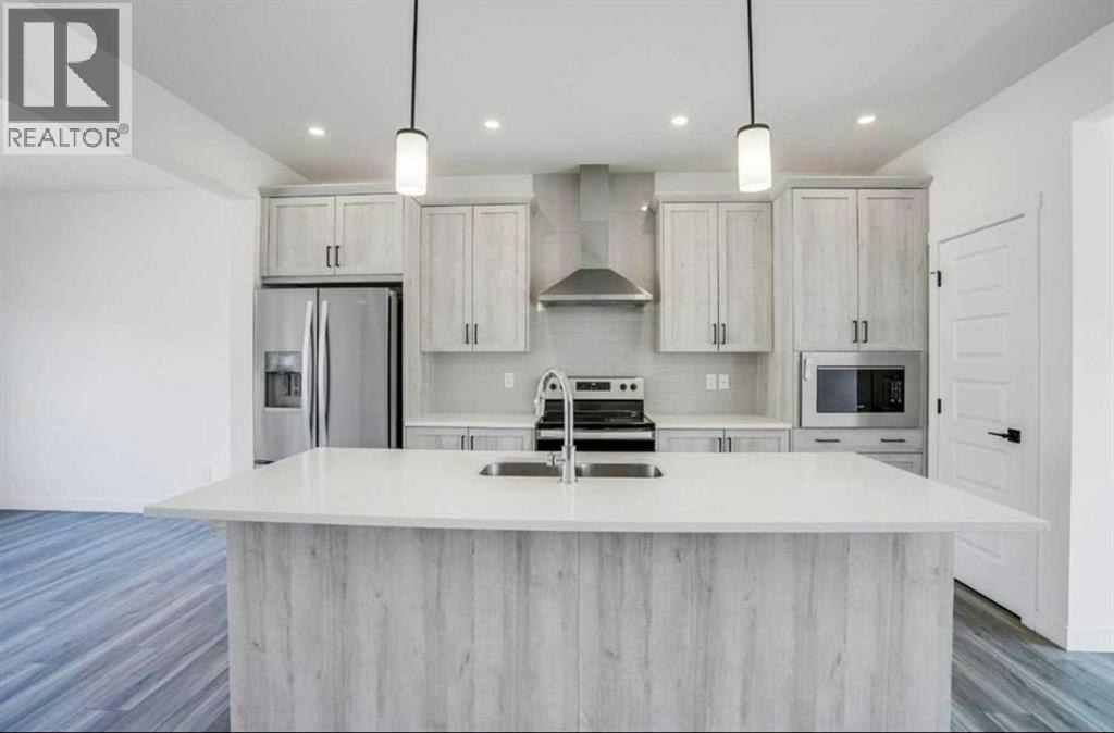 747 Bayview Hill SW, Airdrie, AB, T4B 5M5 - 4