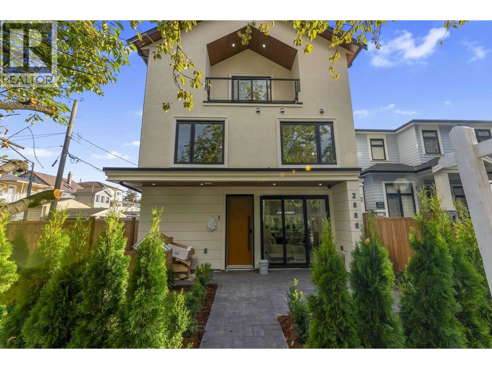 1-2888 E 6th Avenue, Vancouver, BC, V5M 1R8